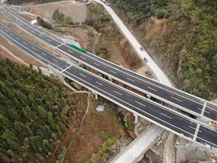乐百高速公路最新动态更新，最新消息汇总
